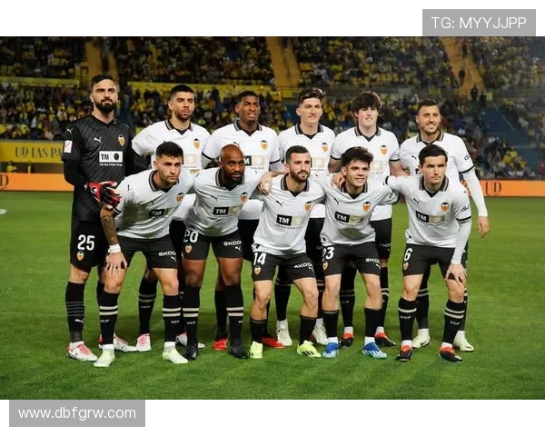 西甲联赛巴萨西班牙：巴萨与西班牙球队在西甲联赛中的表现